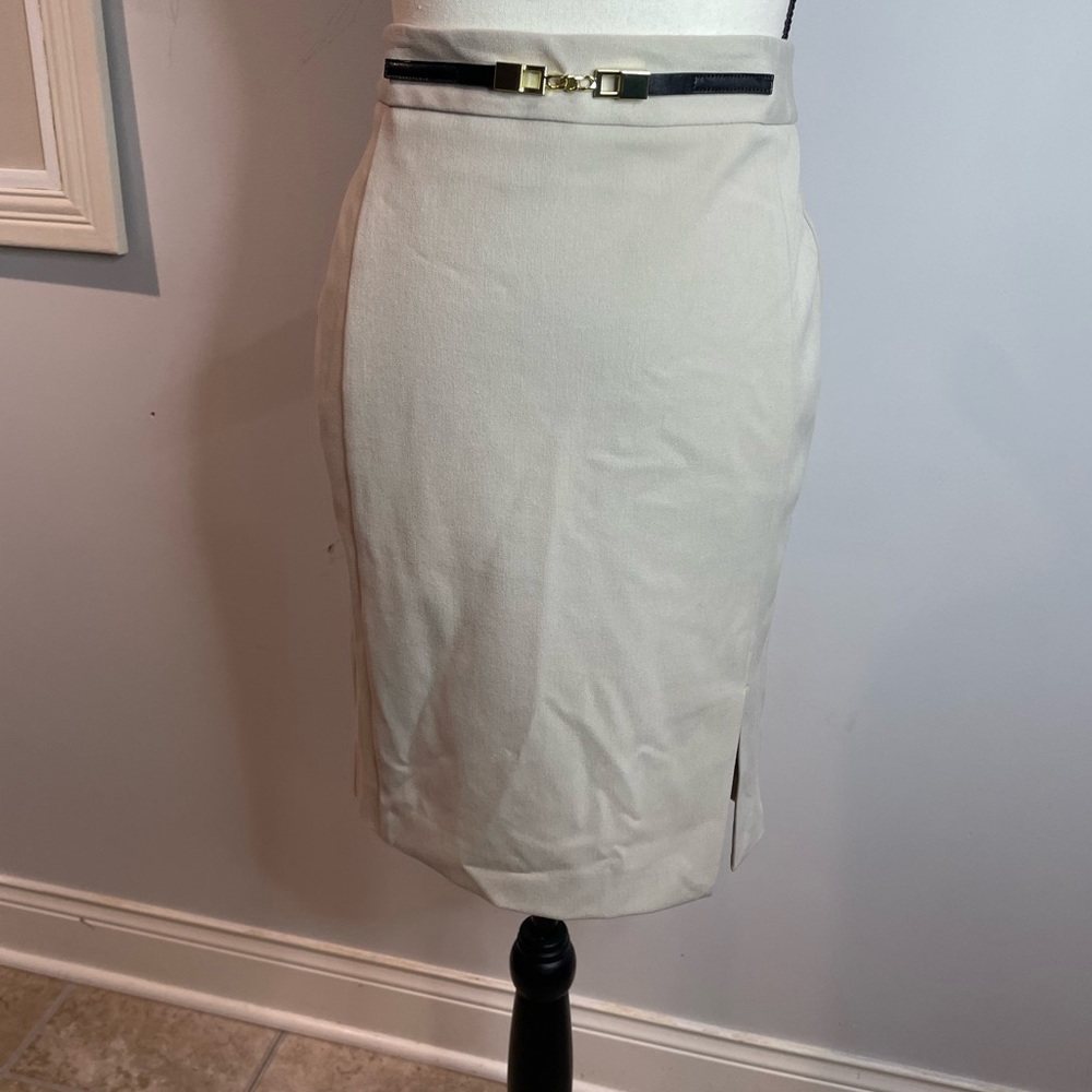 Express Women’s Ivory Skirt Size 0 Elastic Pencil Excellent Condition